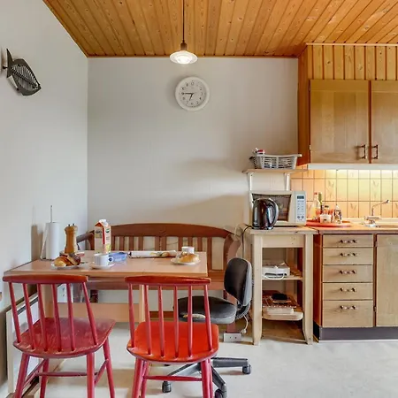 Дом отдыха Nice In With Kitchen